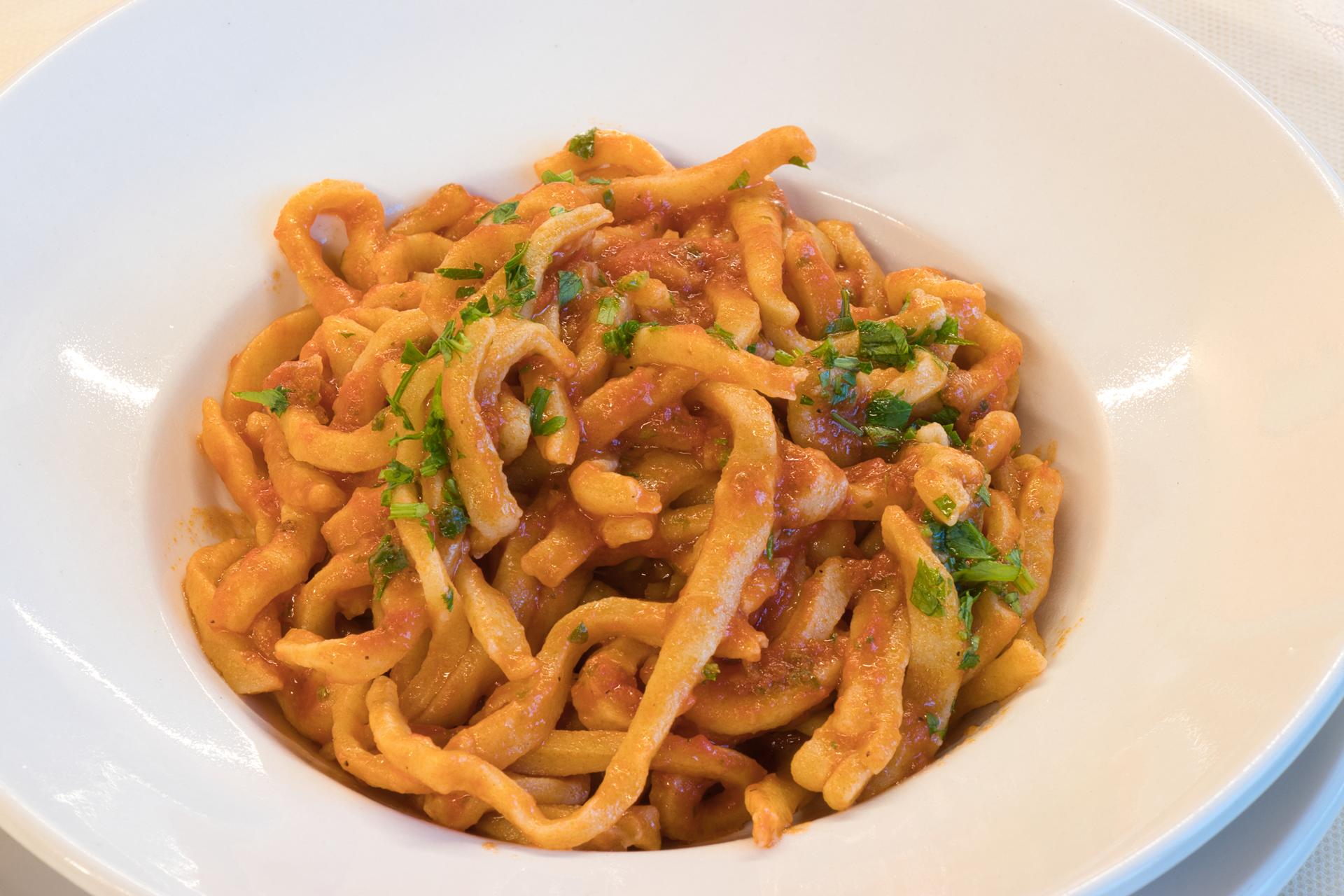 A home-style restaurant serving traditional Umbrian cuisine at Agriturismo Perseo in Gualdo Cattaneo.